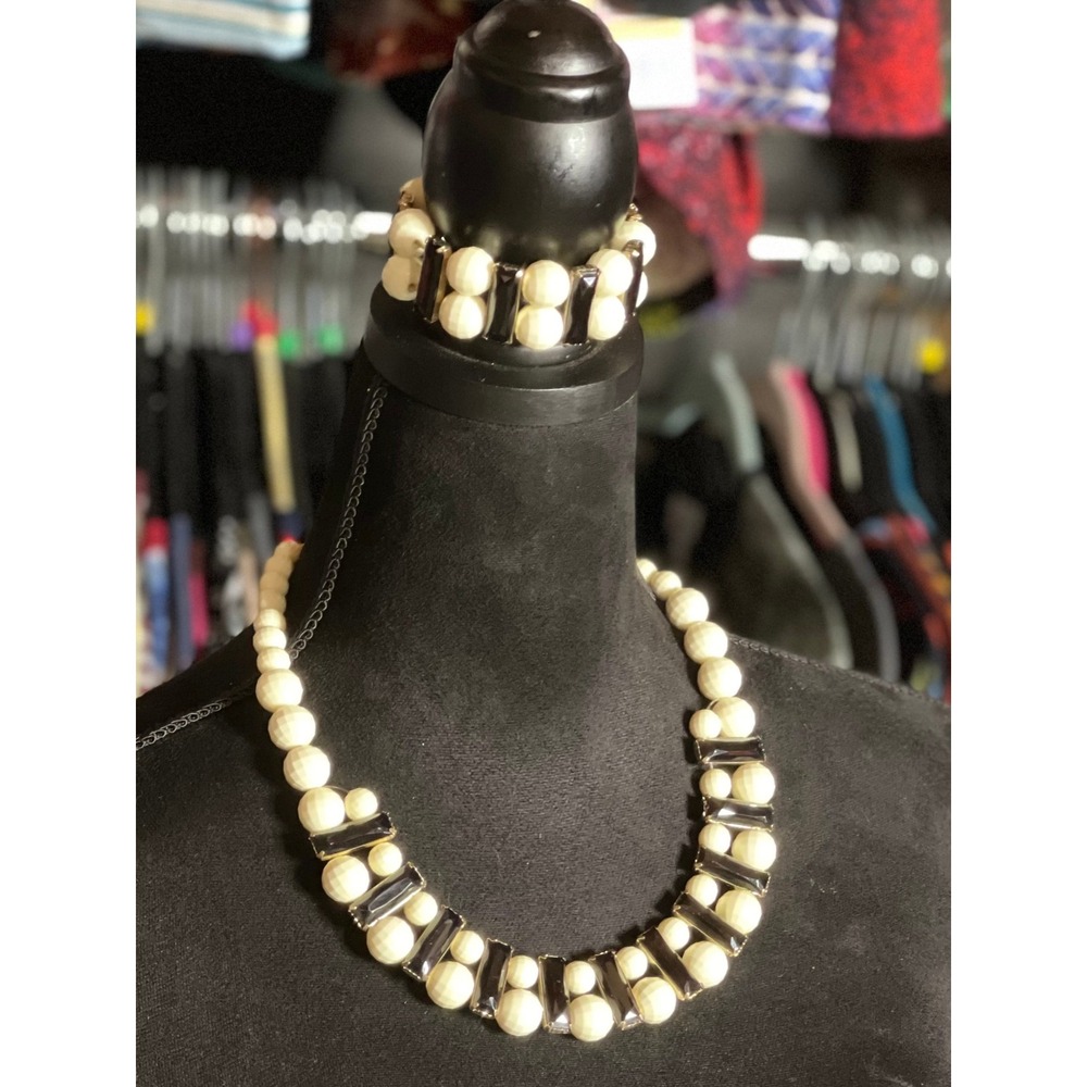 Vtg Necklace Bracelet Set Black White Ivory Lucite bead double strand graduated